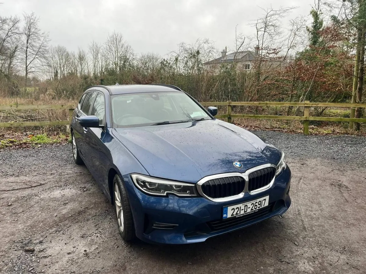 BMW 3-Series 2022 - Image 4