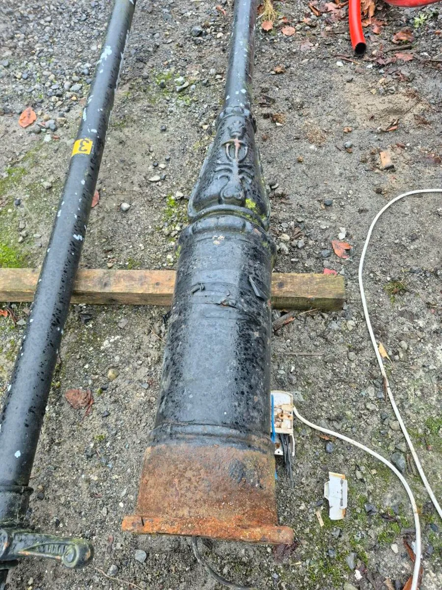 Old light poles - Image 2