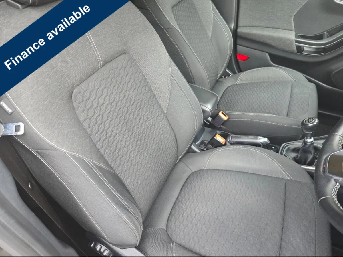 Ford Puma TITANIUM 5DR 1.0T 125 MHEV M6 FWD - Image 4