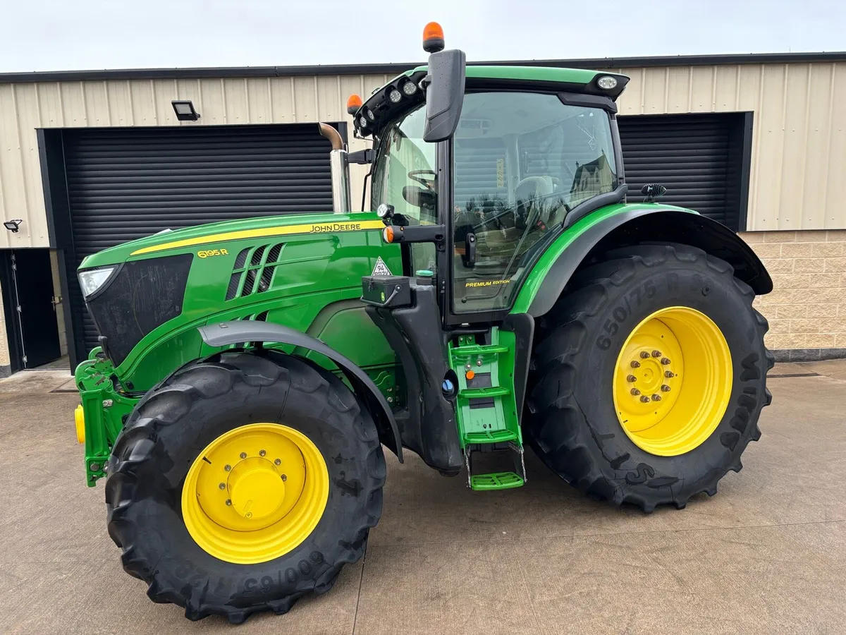 2022 JOHN DEERE 6195R - Image 2