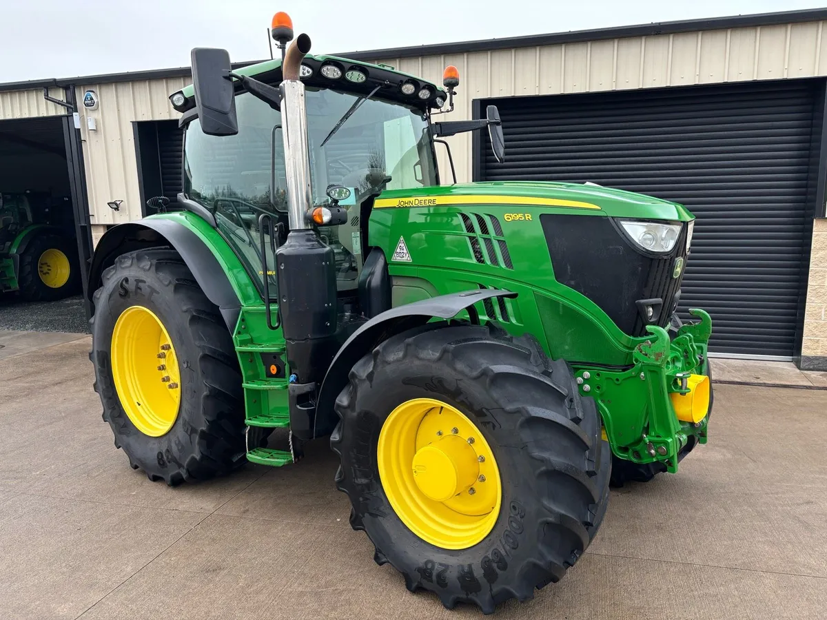 2022 JOHN DEERE 6195R - Image 3