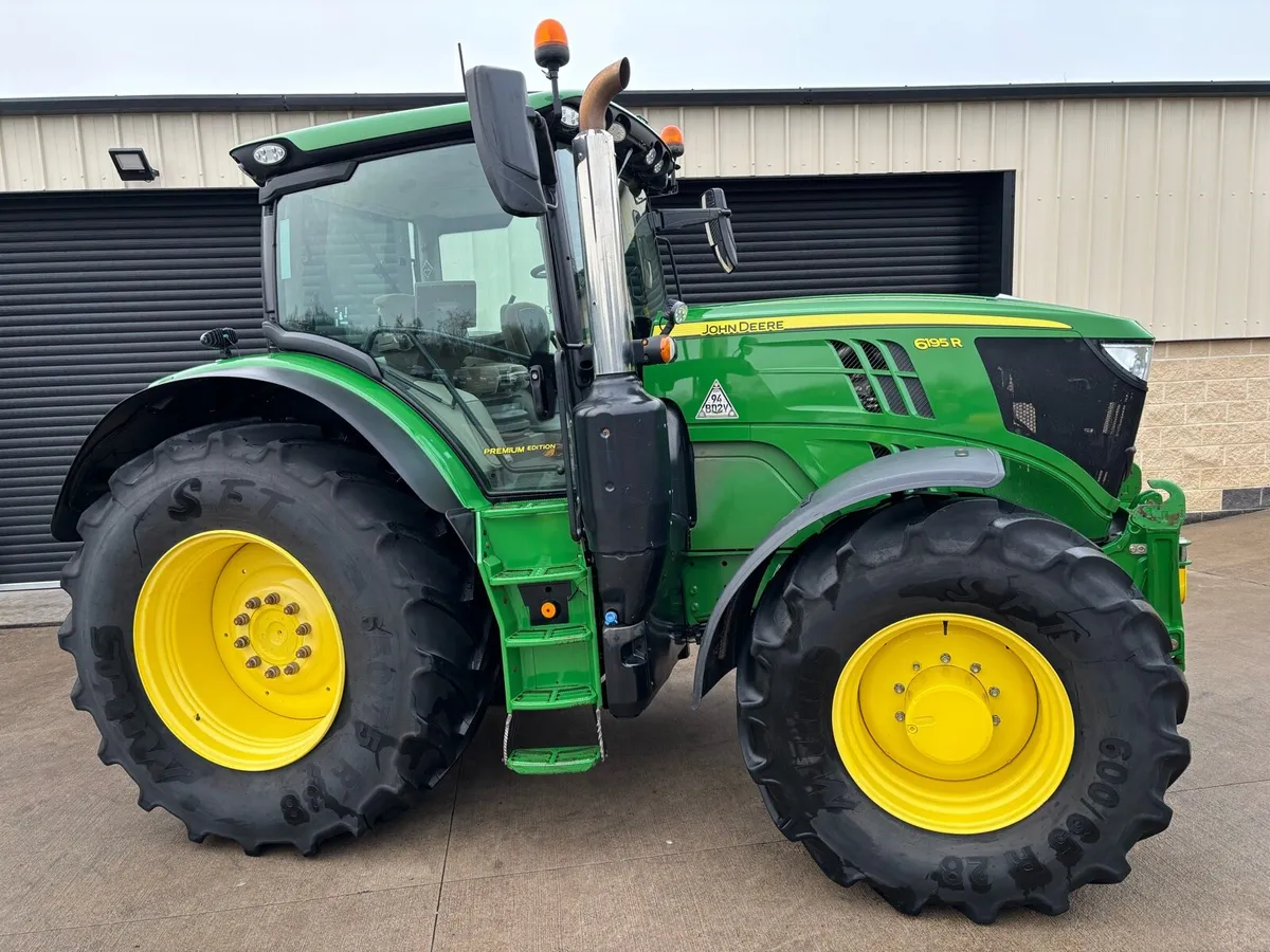 2022 JOHN DEERE 6195R - Image 4