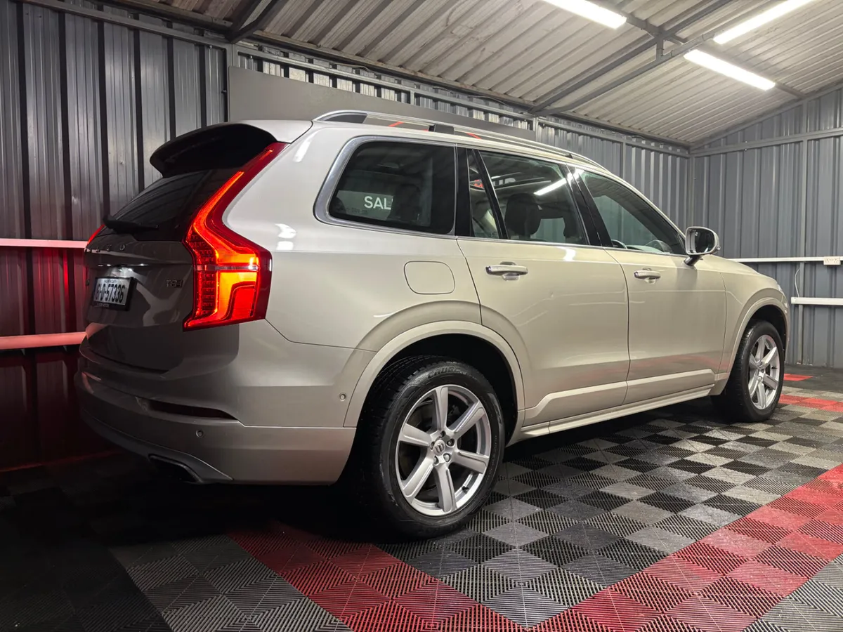 2016 Volvo XC90 7 Seat Hybrid MOMENTUM - Image 3