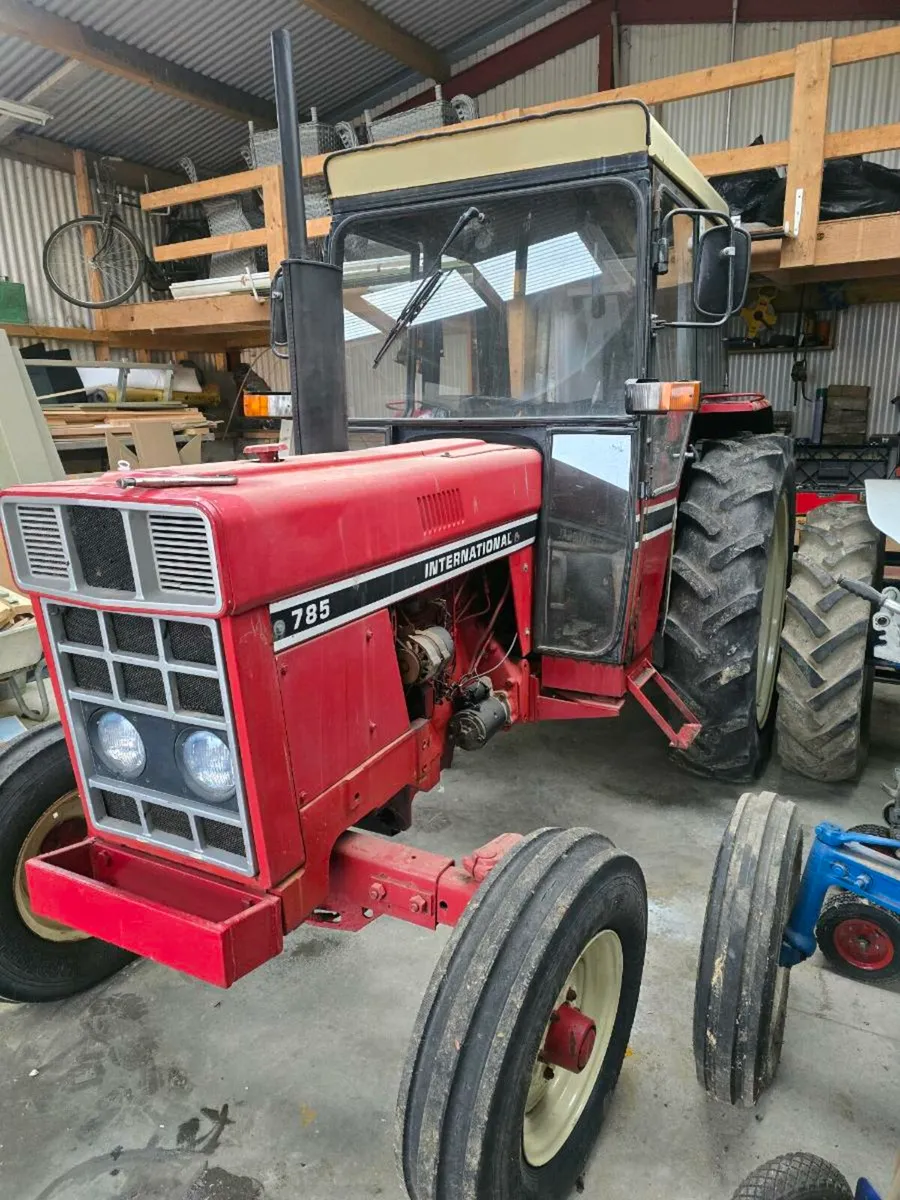 International 785 L cab - Image 4