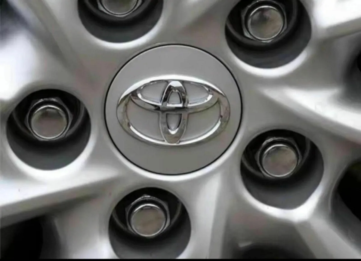 4 x Toyota Centre Caps - FREE POST - Image 3