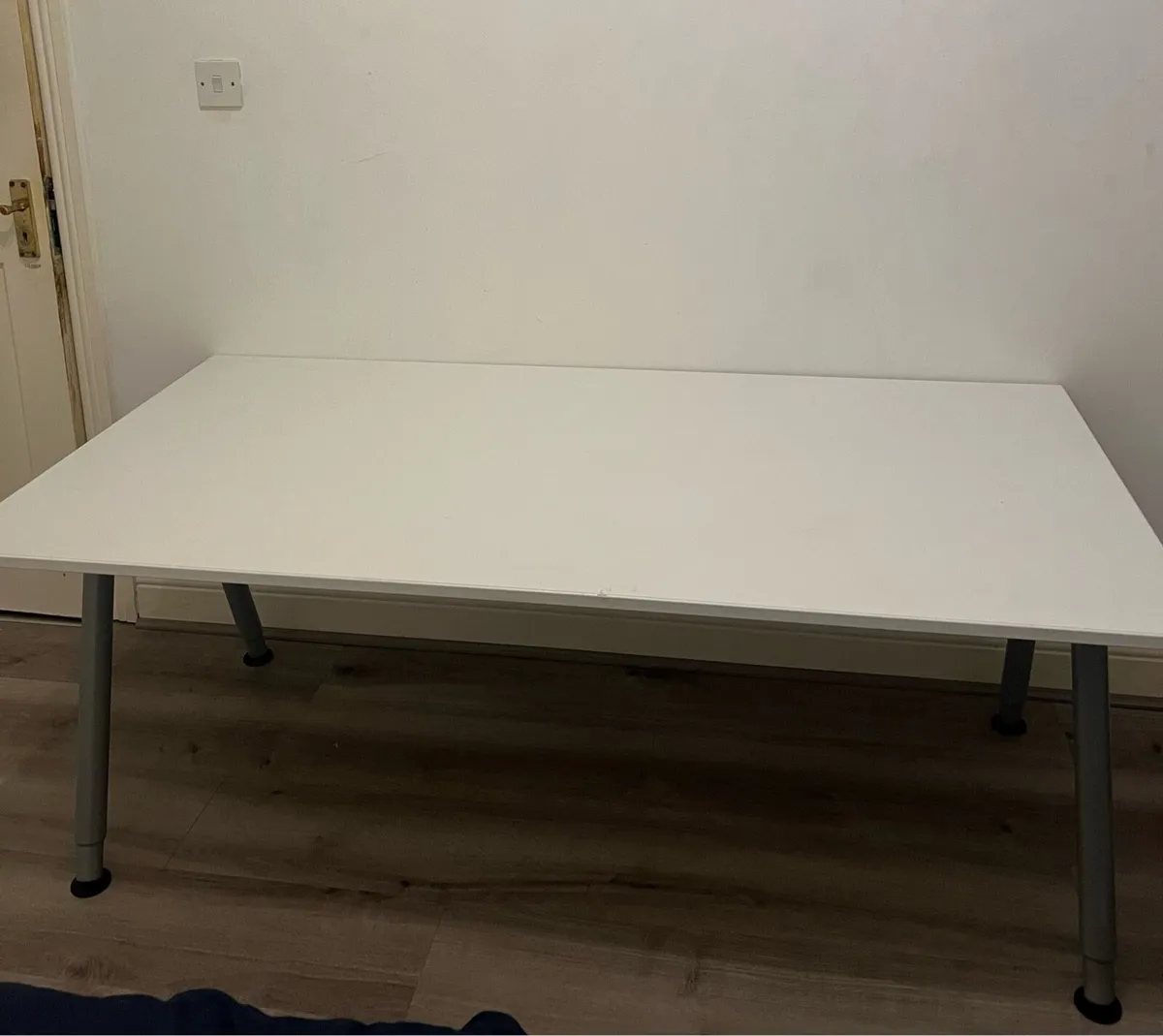 IKEA THYGE Desk – White – €30 - Image 1
