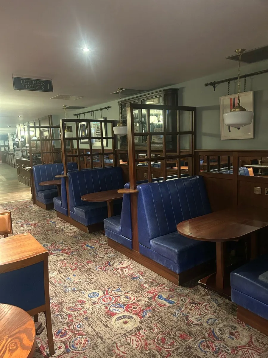 Bar furniture - Image 1