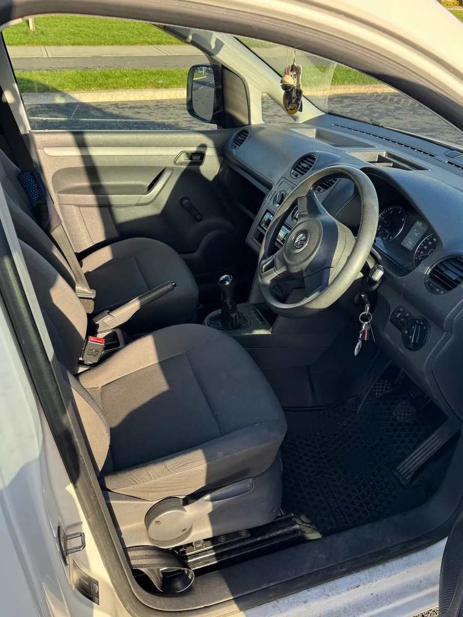 Volkswagen Caddy - Image 2