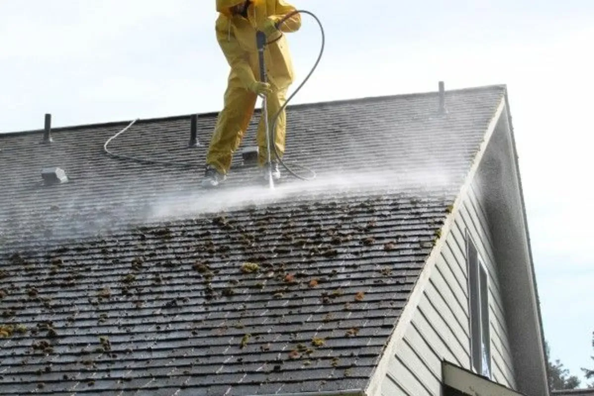 Don't power wash roofs! Safe roof cleaning! - Image 1