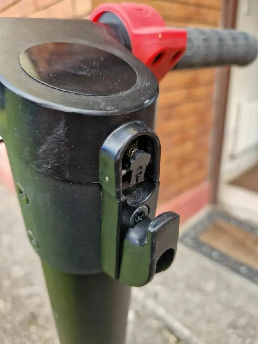 Electric Scooter, charger missing, it is charged - Image 2