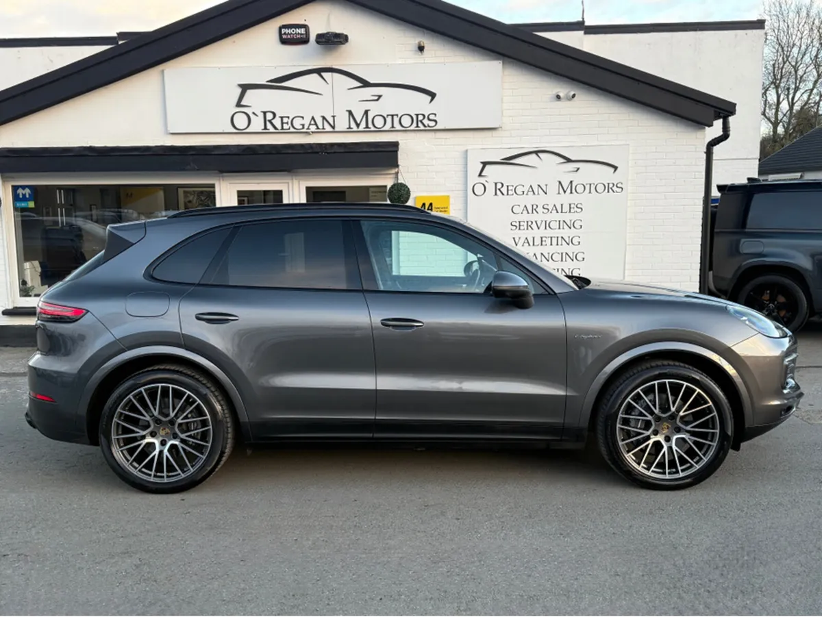 Porsche Cayenne 3.0 V6 E-HYBRID  462 BHP TIPTRONIC - Image 2