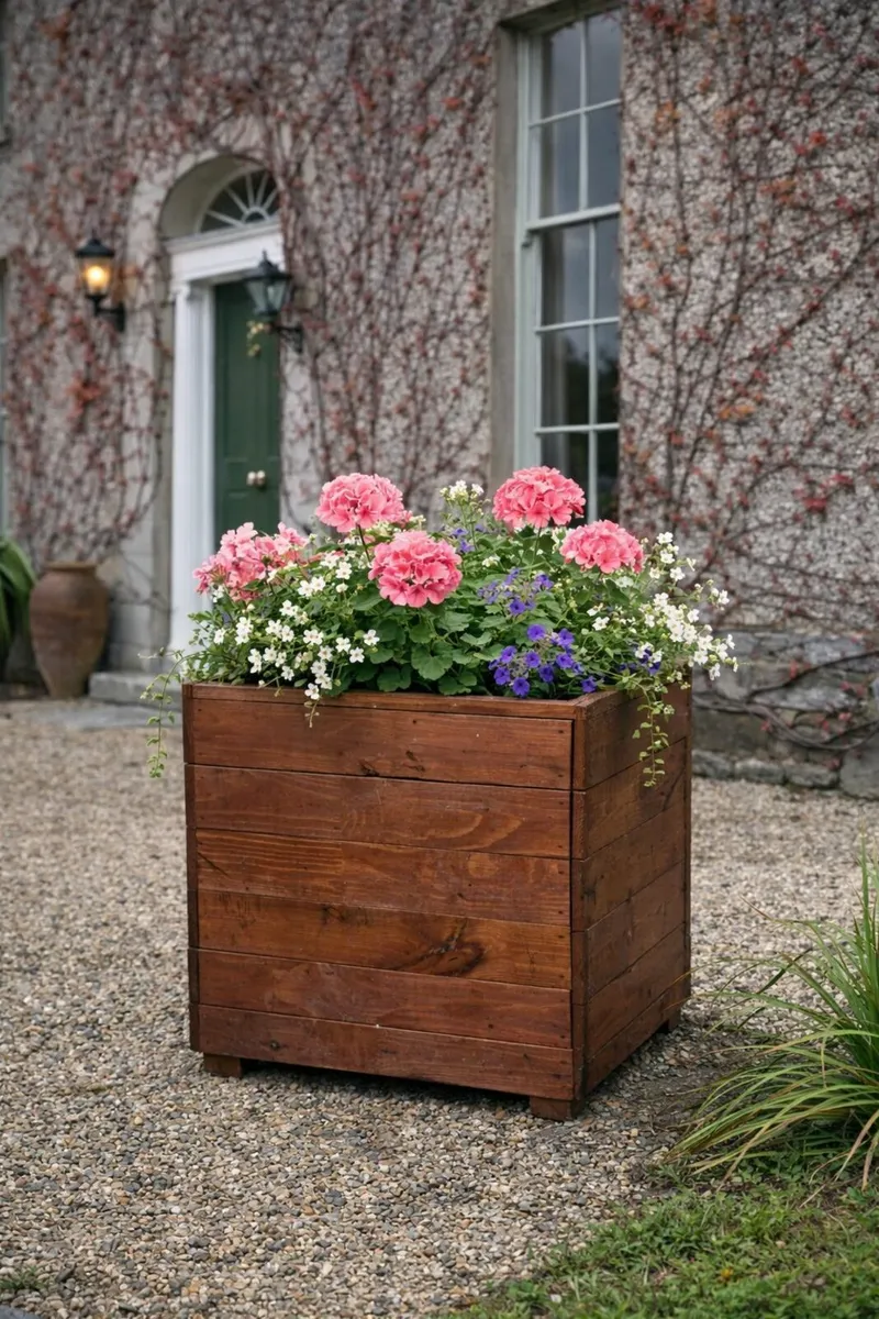 Garden planter, furniture - Image 1