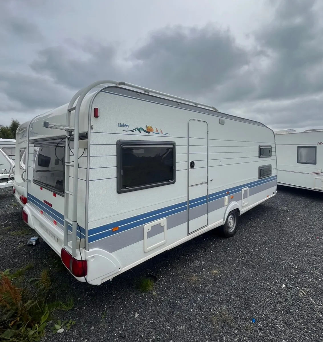 Hobby 6 Berth Fixed Bunkbeds Caravan - Image 3