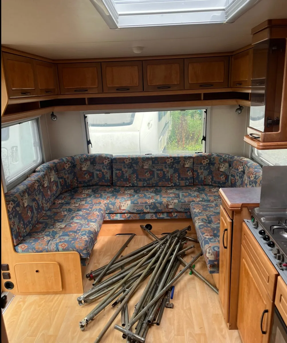 Hobby 6 Berth Fixed Bunkbeds Caravan - Image 4