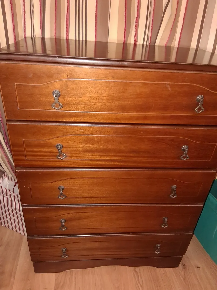 Chest of drawers - Image 1