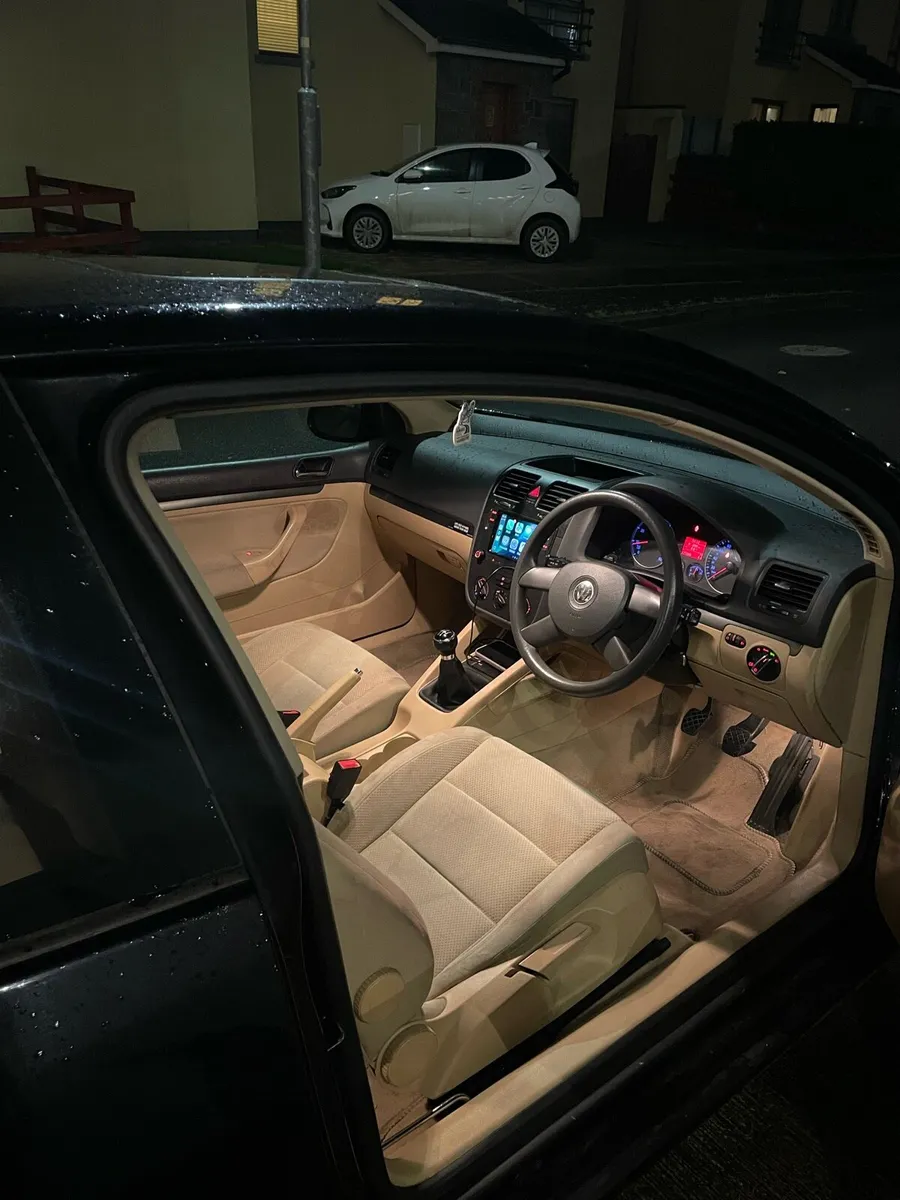 Volkswagen Golf - Image 2