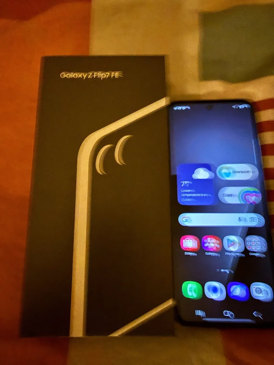 Samsung z flip fe - Image 1
