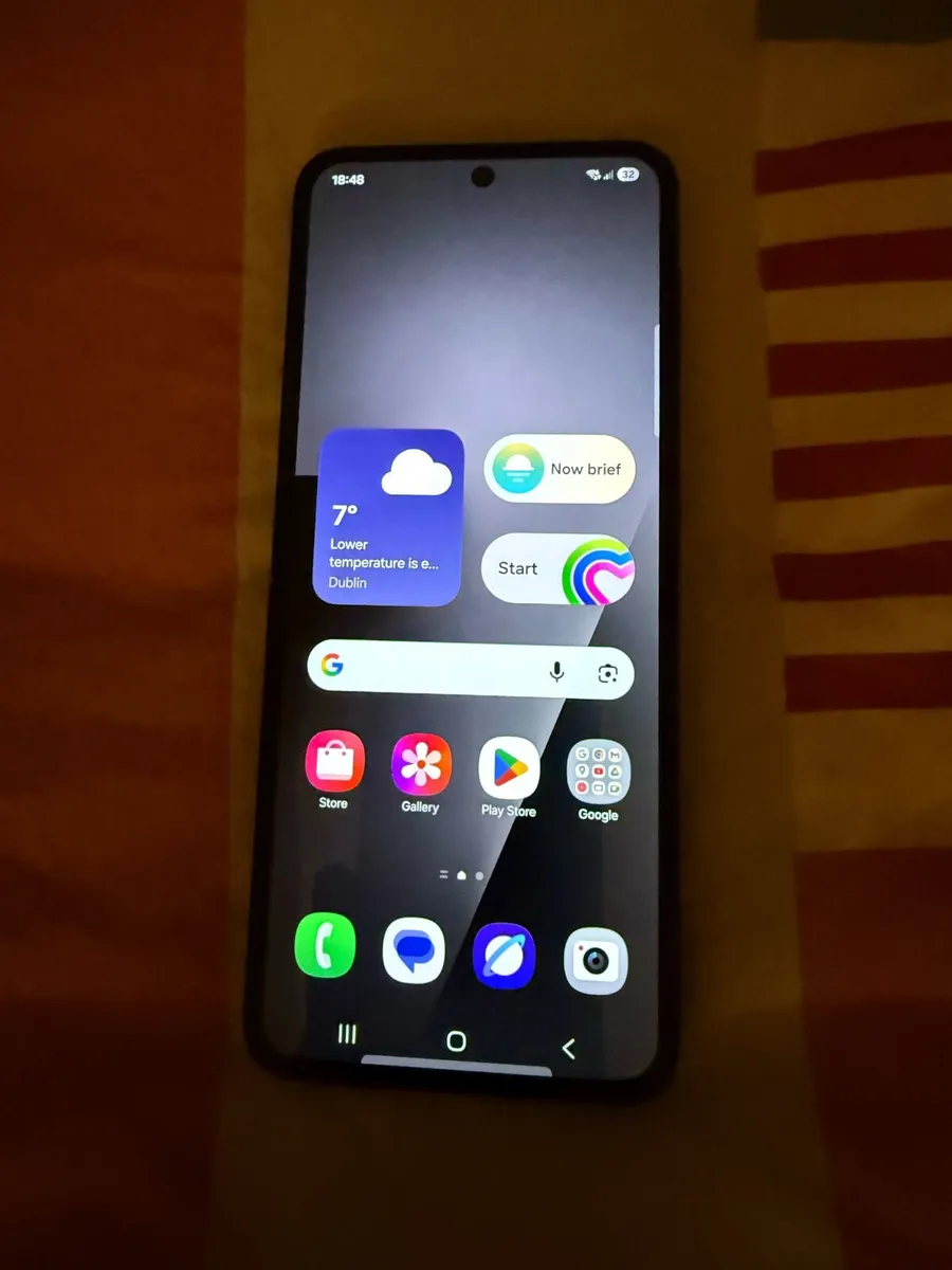 Samsung z flip fe - Image 2