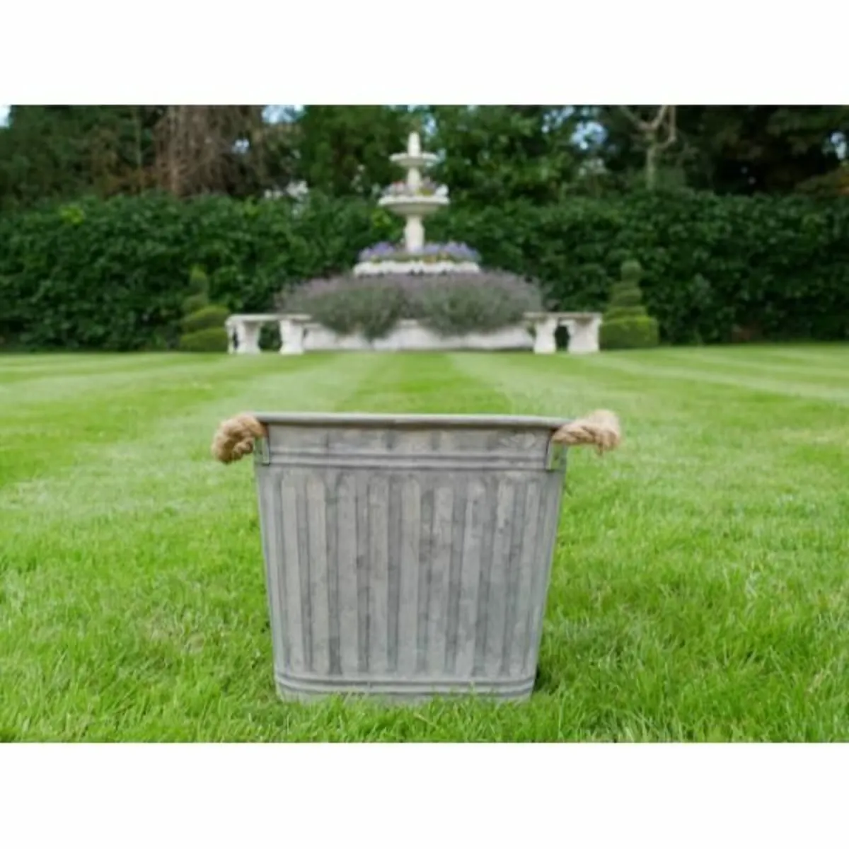 Planter D9489 - Image 1