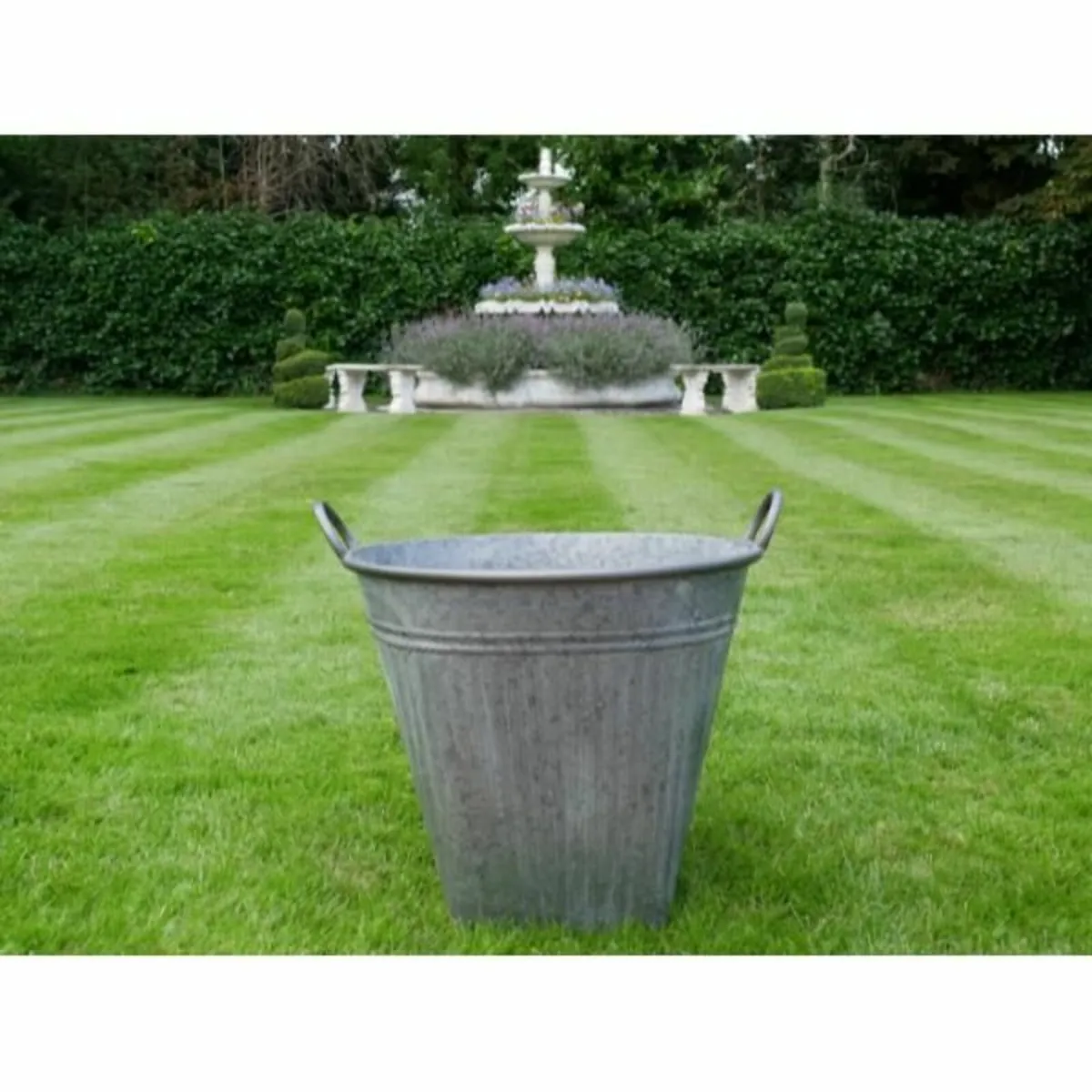 Planter D9477 - Image 1