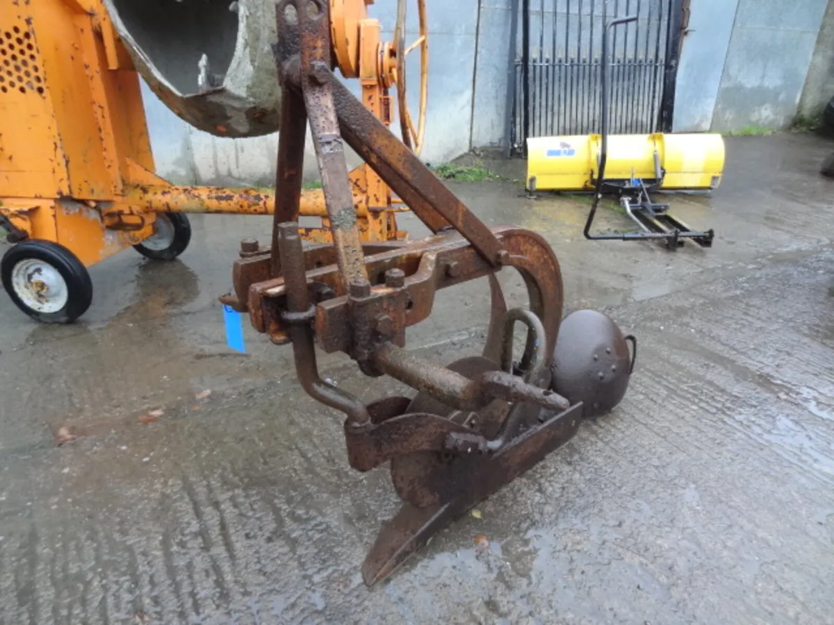 Ferguson Single Furrow Conventional Plough - Image 3