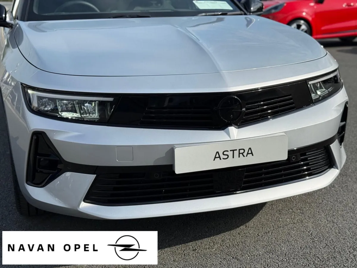 Opel Astra GS-Line 1.2 Turbo 130PS **Ex DEMO** - Image 2