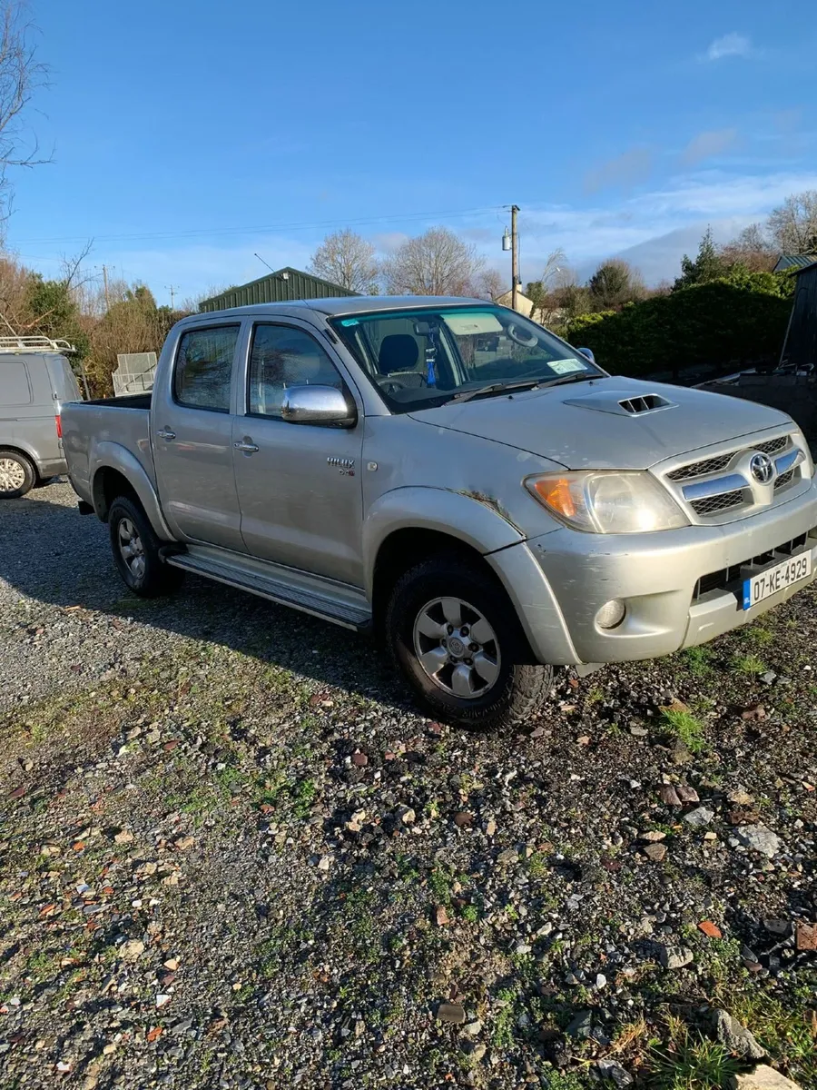 Toyota Hilux - Image 1