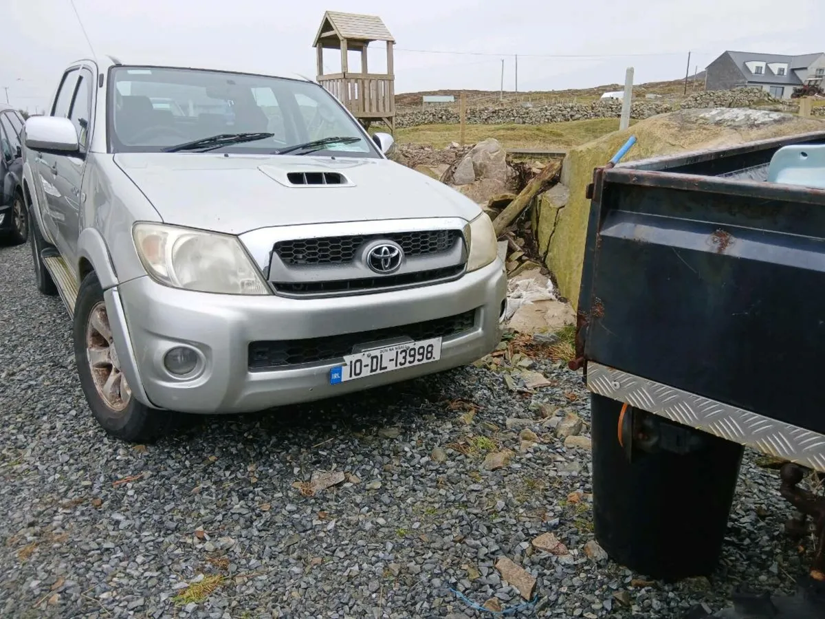 Toyota Hilux - Image 1