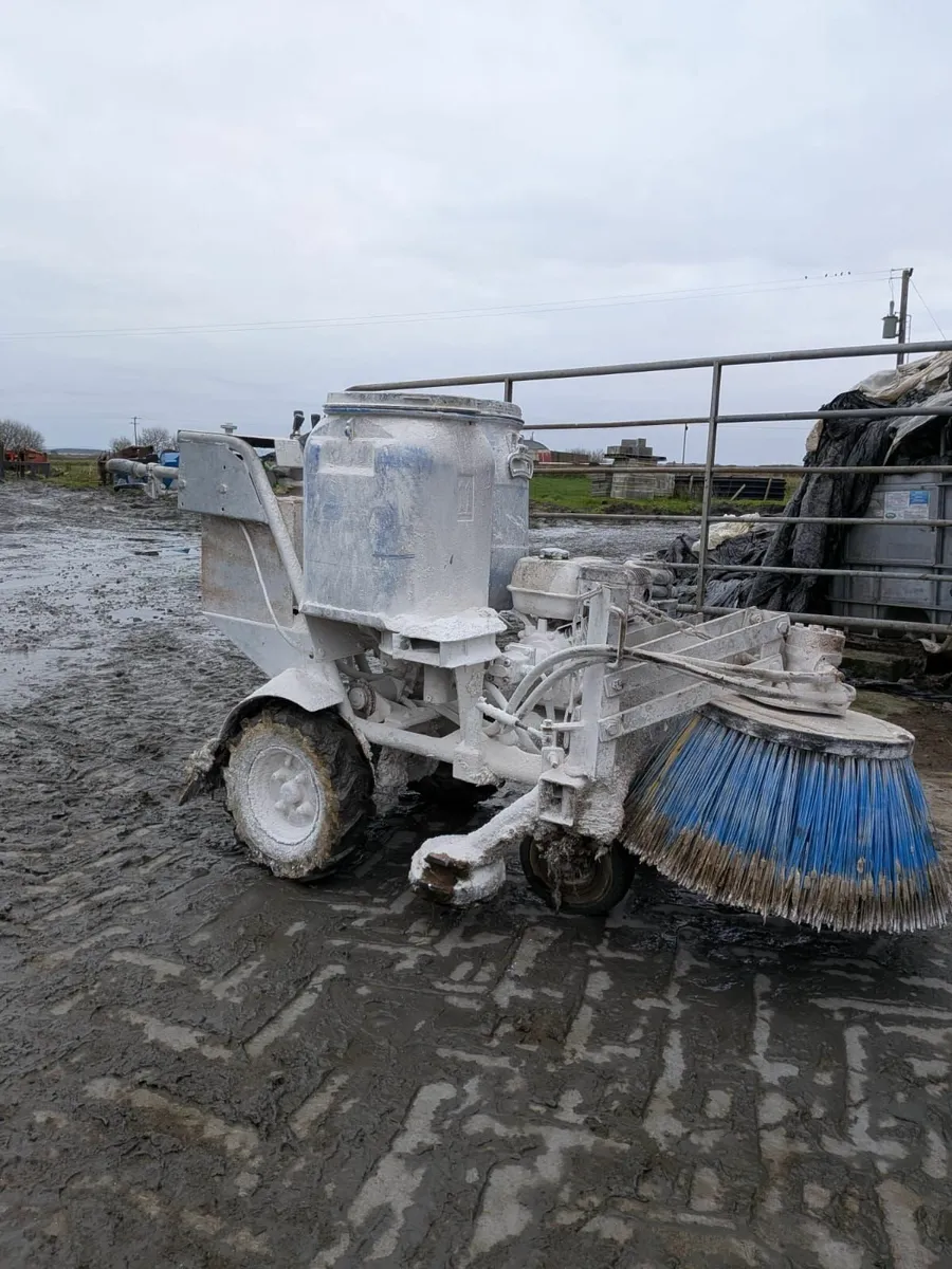 Daisy Bed Cubicle Cleaner and Lime Spreader - Image 2