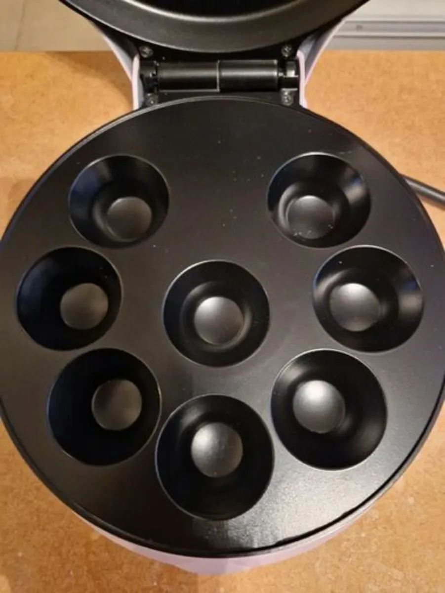 NEW Sweet Treats Brownie Bite Maker Model STBBM001 - Image 3