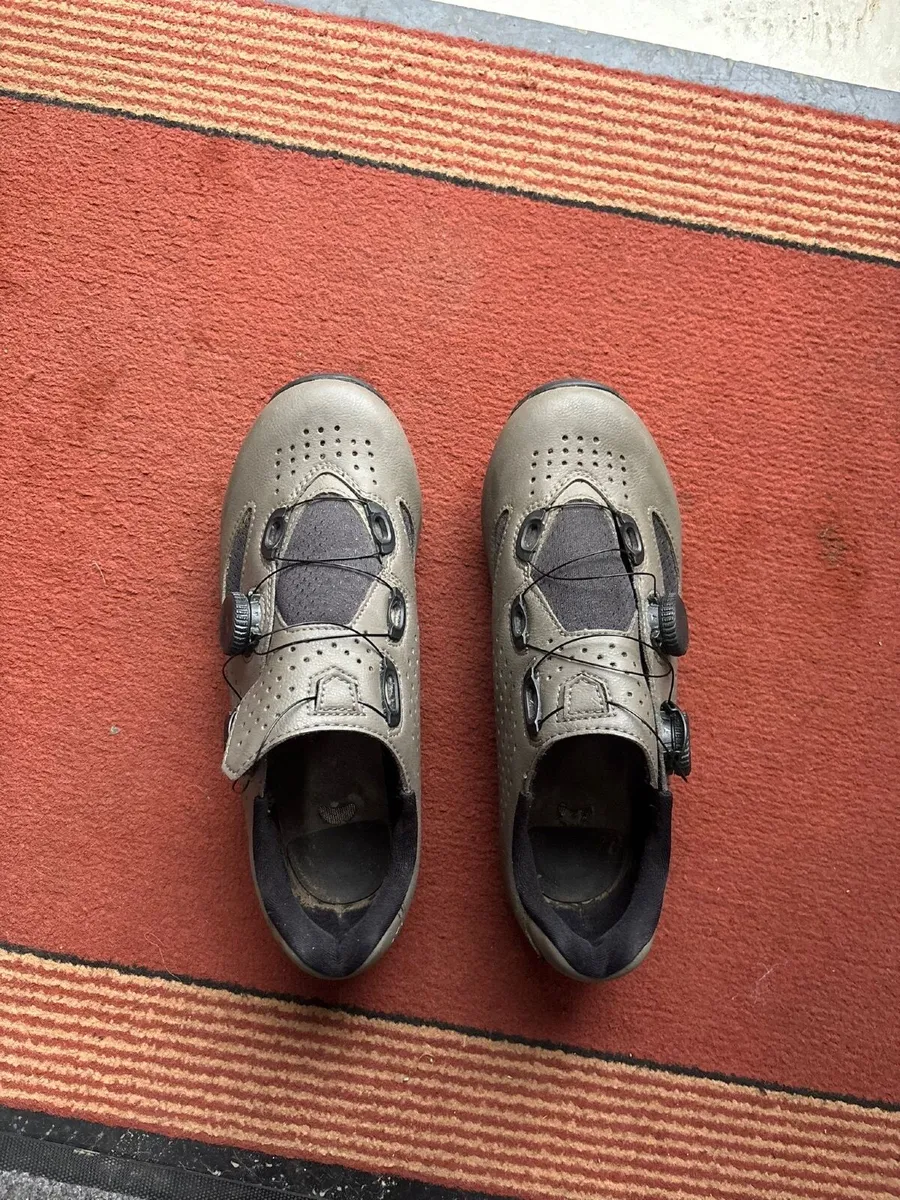 Lake cycling shoes - Image 1