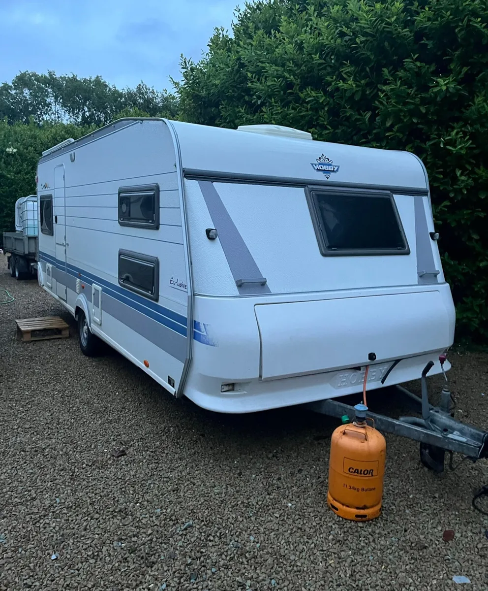 Hobby 6 Berth Fixed Bunkbeds Caravan - Image 1
