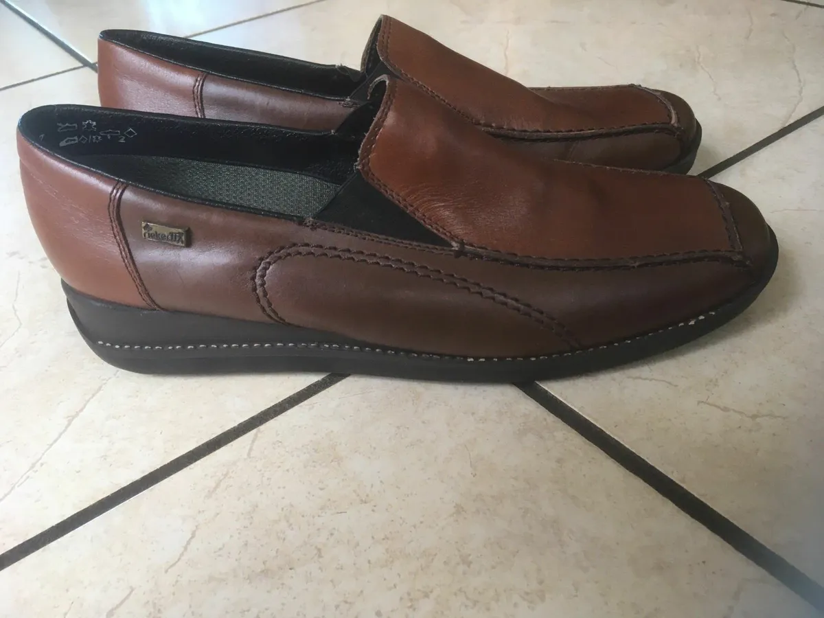 BRAND NEW Rieker Leather Shoes Loafers Size 39 / 6 - Image 1