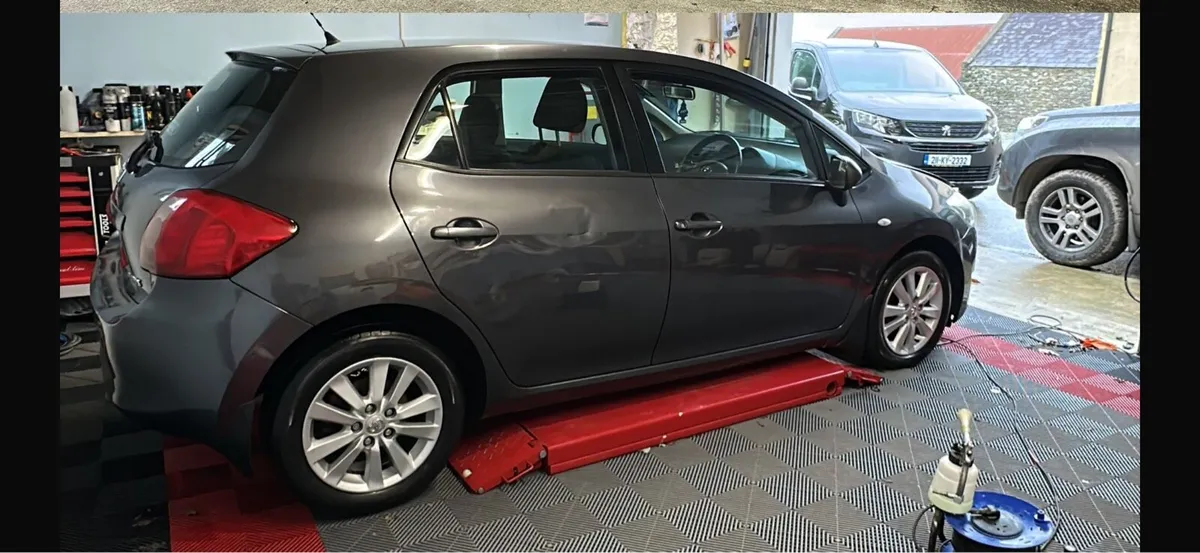 Toyota auris - Image 1