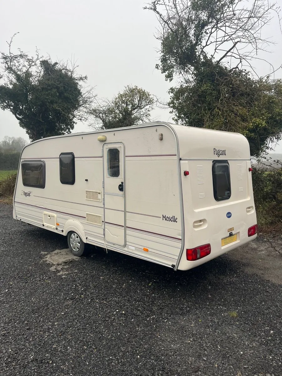 Bailey pageant 4 Berth caravan - Image 2