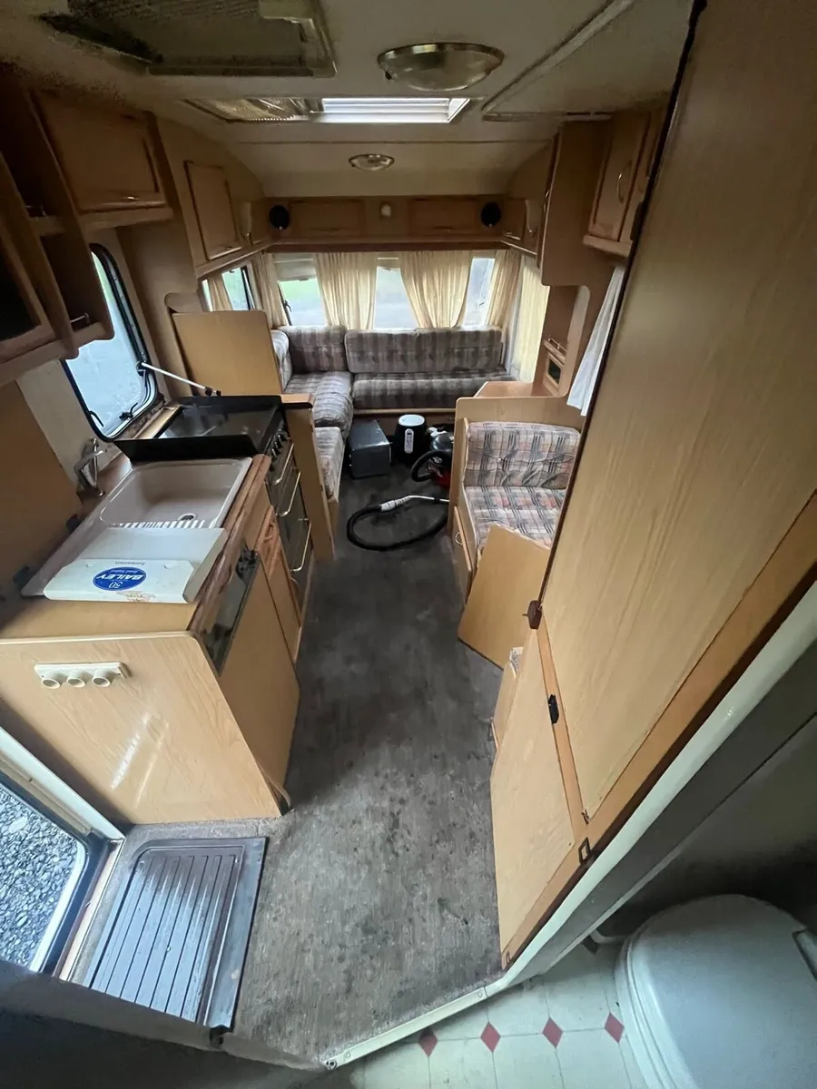 Bailey pageant 4 Berth caravan - Image 4