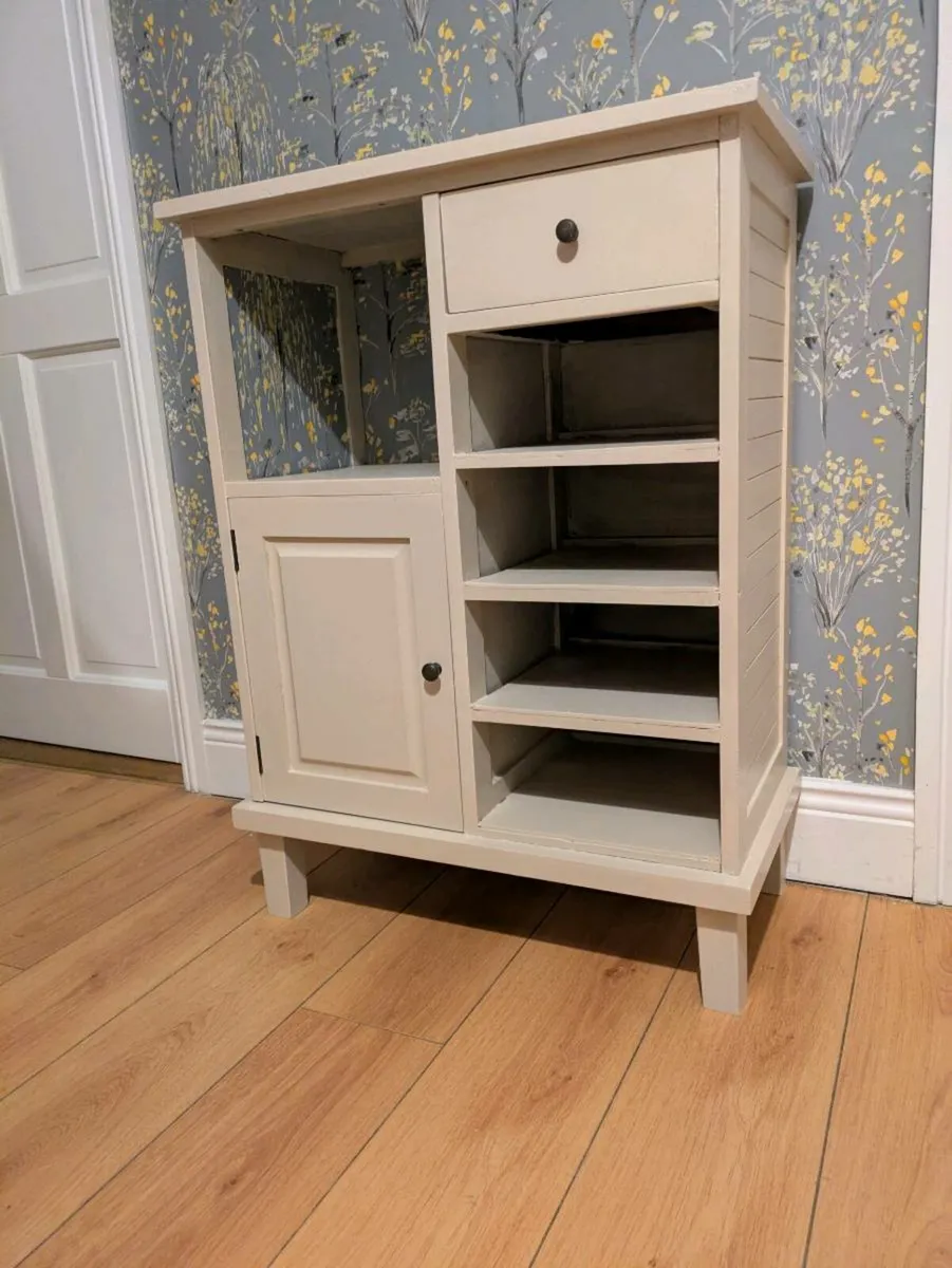Storage cabinet - Image 1