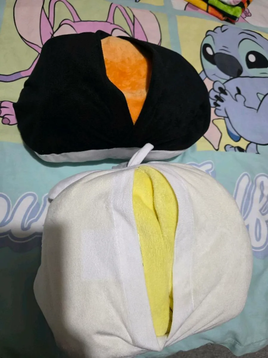 Travel pillows with a blanket inside - Image 4