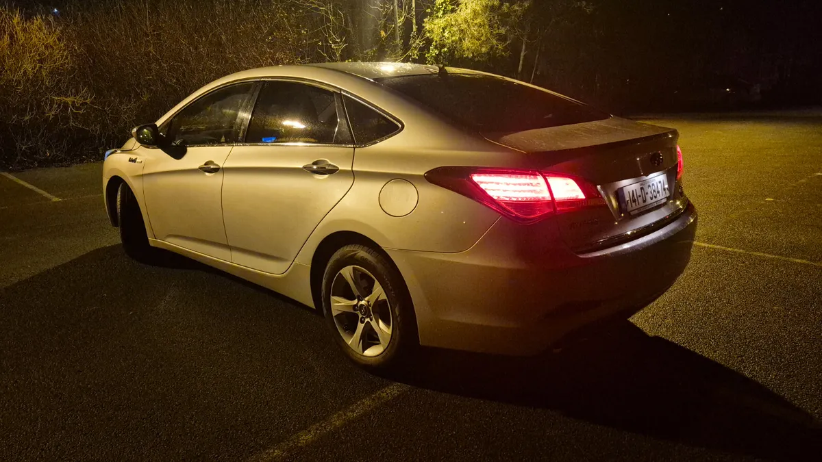 Hyundai i40 2014 1.7Crdi - Image 2