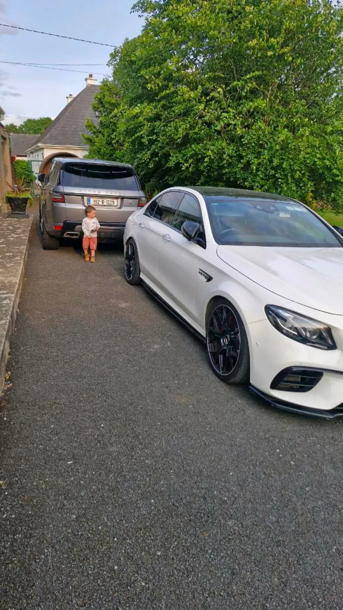 Mercedes e63 s - Image 2