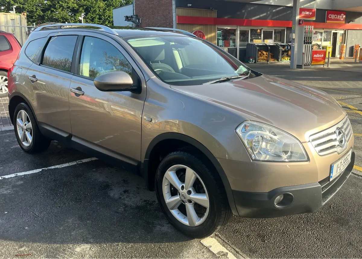 Nissan Qashqai+2 2011 - Image 1