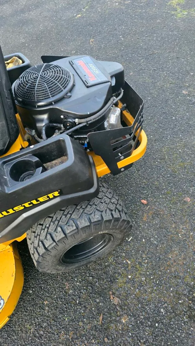 48" Hustler Zero Turn - Image 4