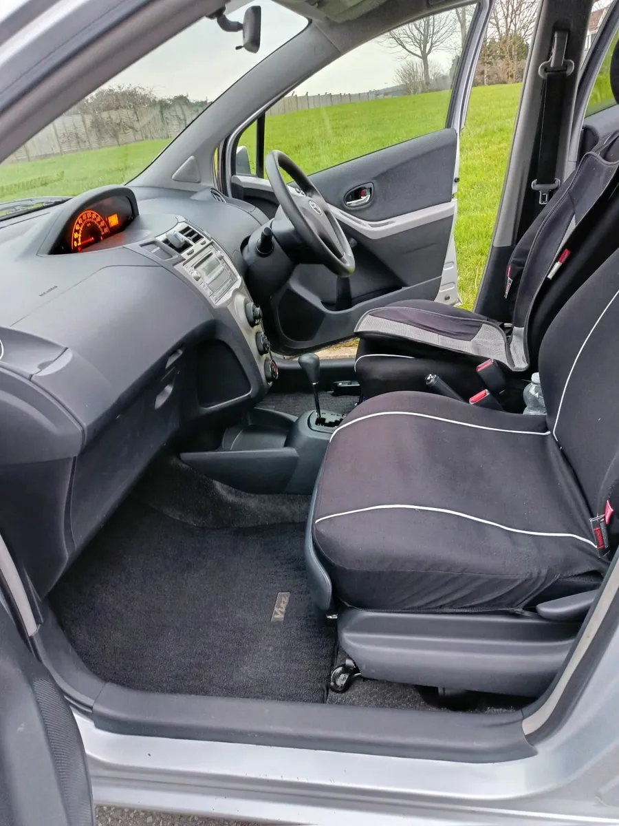 Toyota Vitz 2010 - Image 4