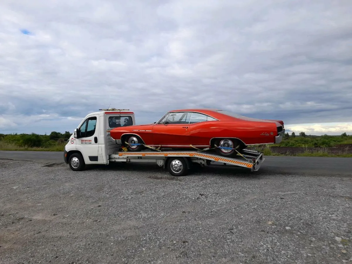Vintage car transport - Image 1