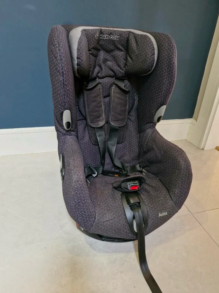 Car Seat - Image 1
