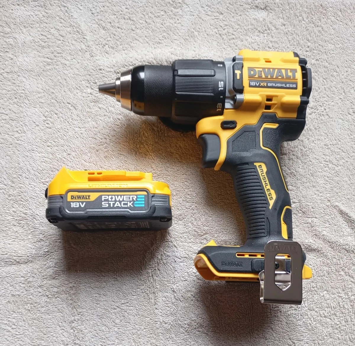 DeWalt dcd799 Drill - Image 1