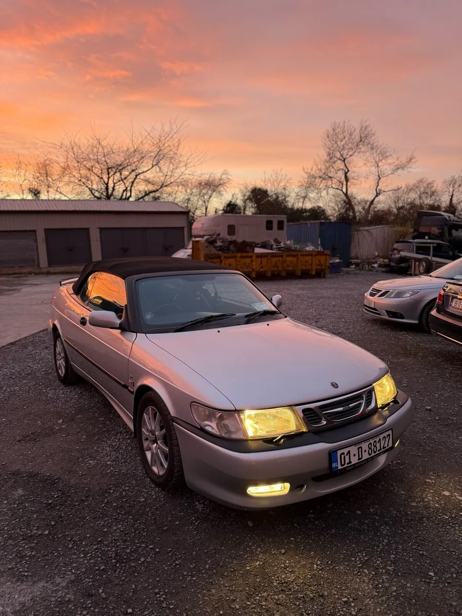 Saab 93 convertible - Image 1