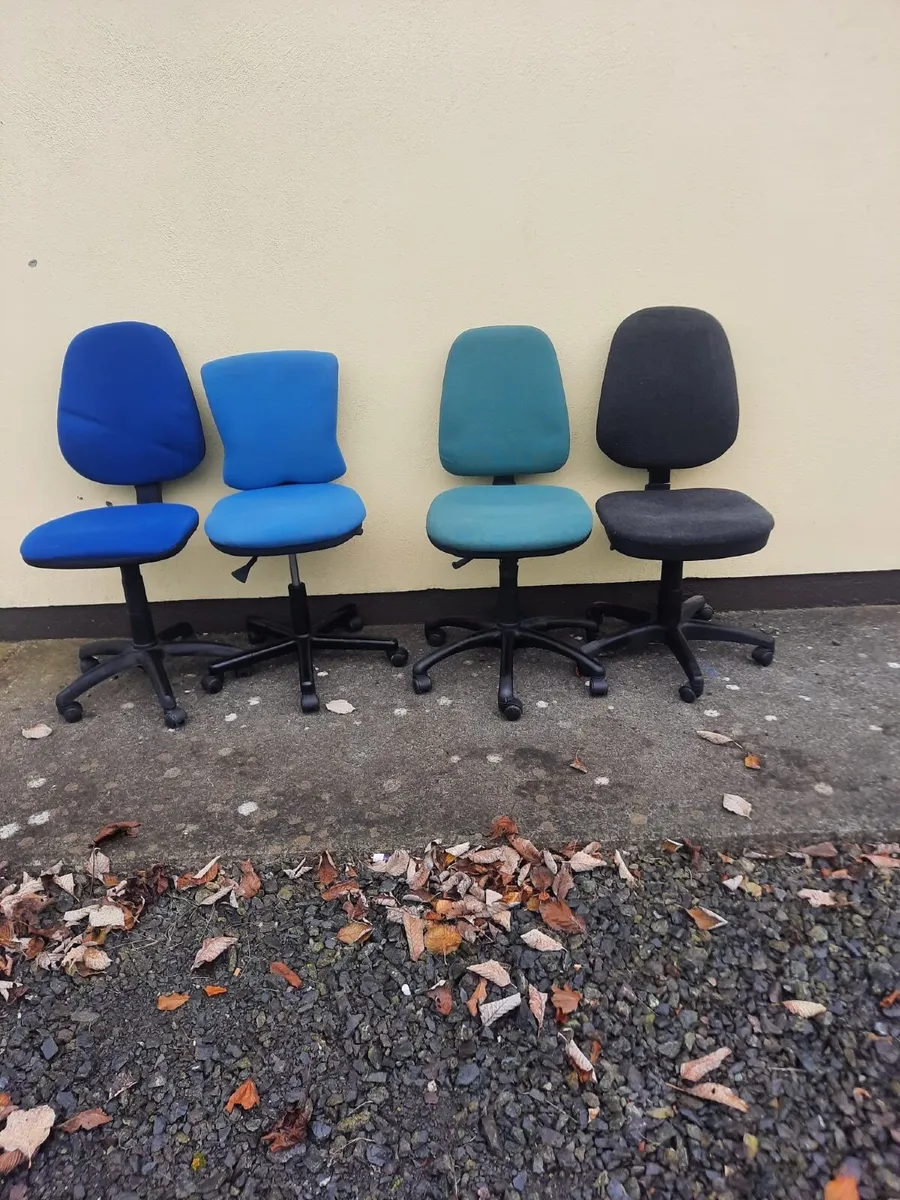 Office chairs - Image 2