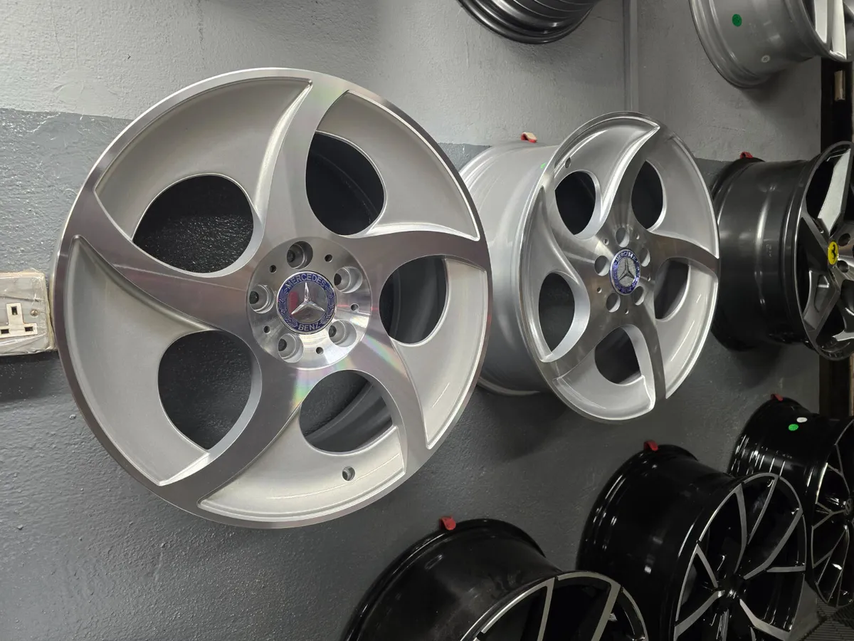 **Special** 18" Merc Alphards Style