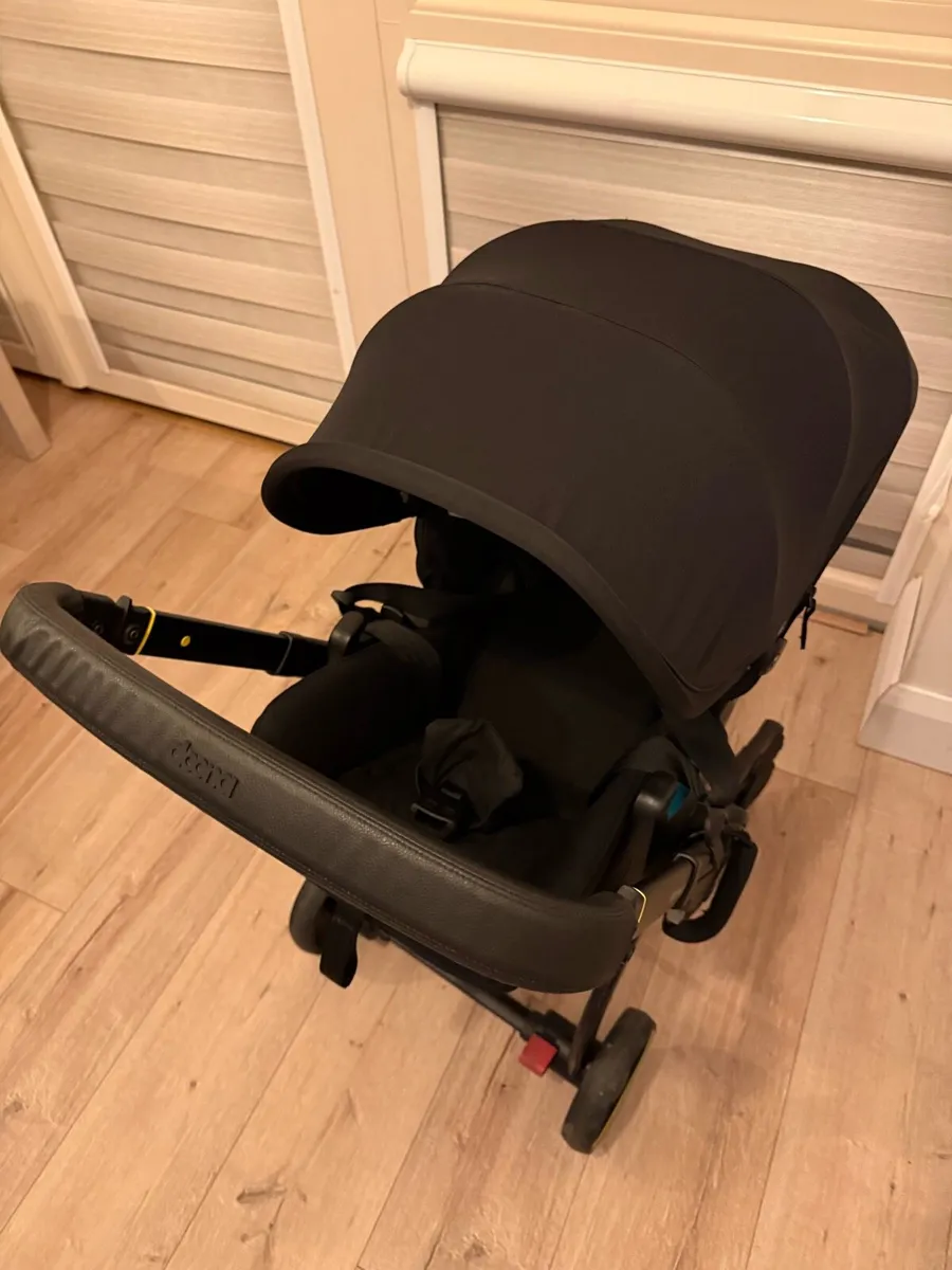 Doona X recliner stroller/ baby seat - Image 2